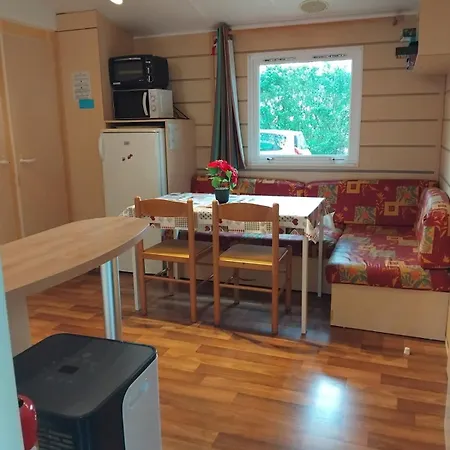 אתר קמפינג Chez Regis Et Jennifer Mobile 6 Personnes Il Es Chauffer Climatise, Proche Europa-park Et Rulantica *