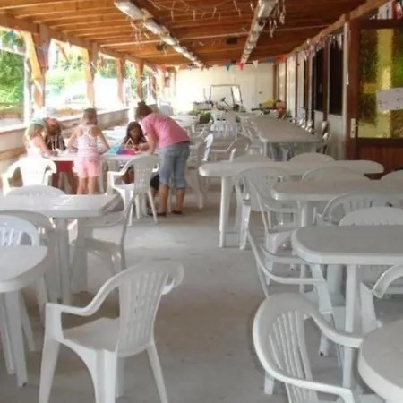 Chez Regis Et Jennifer