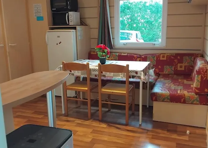 Camping Chez Regis Et Jennifer *